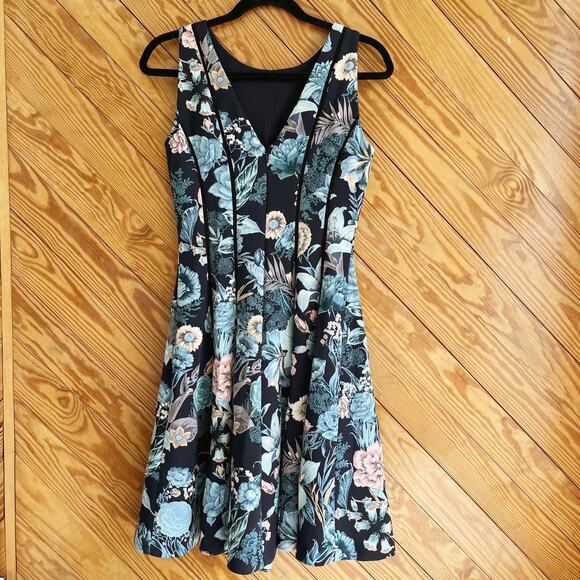 White House Black Market Floral Neoprene Scuba Fit and Flare Dress - Picture 2 of 5